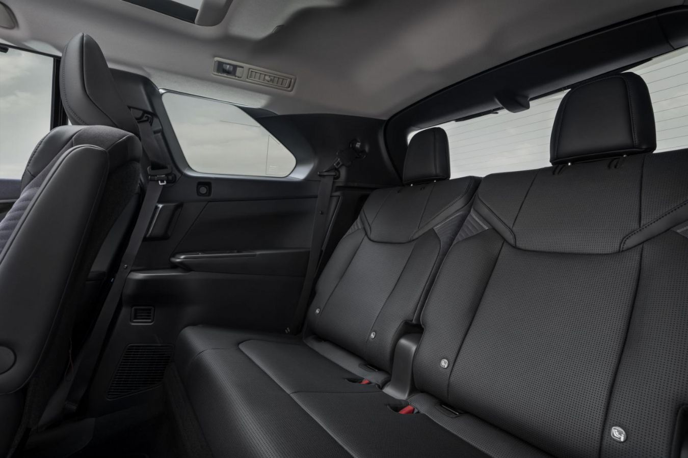 Lexus ΤΖ: Αποκάλυψη για το νέο 6θέσιο SUV με 408 άλογα 